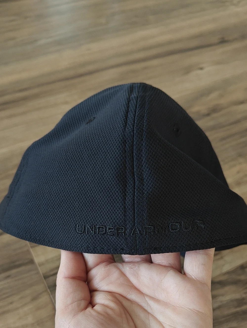 VGUC Under Armour Fitted Hat